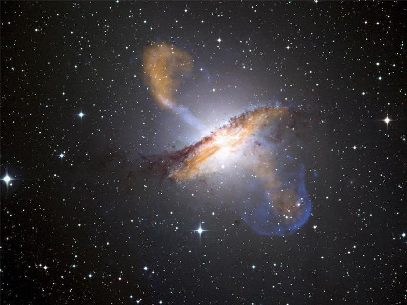  الفضاء السحيق