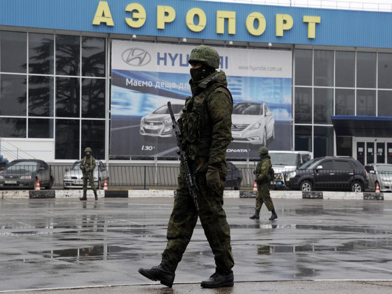 القوات الروسية تستولي على منطقة مطار استراتيجي قديم