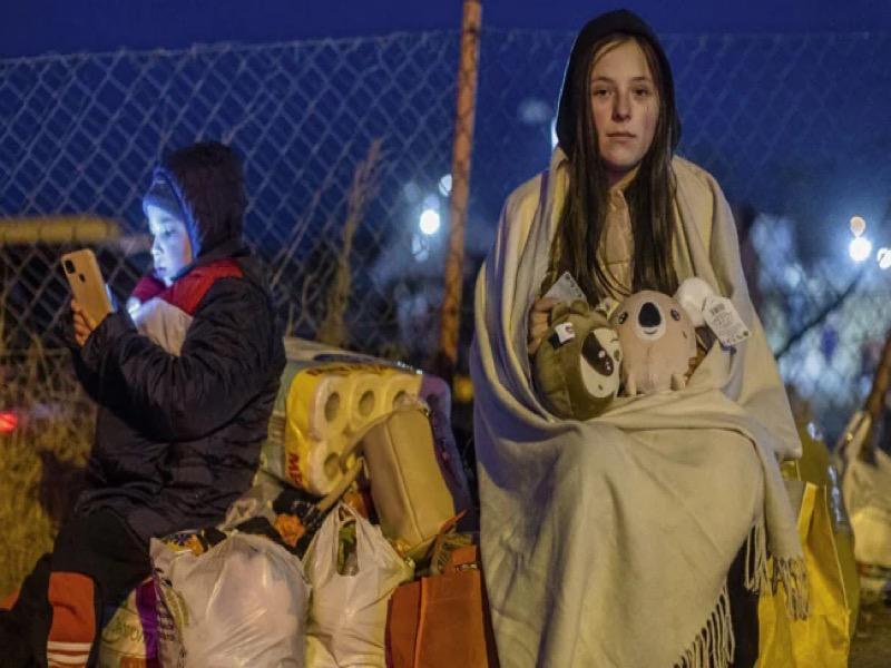 لاجئون أوكران على الحدود