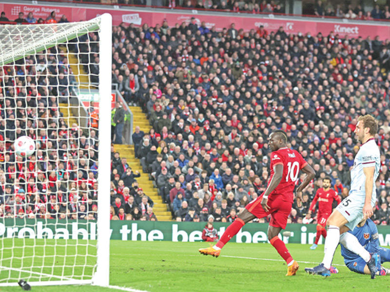 ماني يسجل هدفه في مرمى وست هام