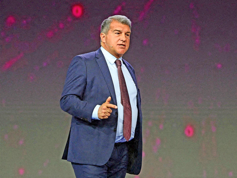 رئيس نادي برشلونة جوان لابورتا