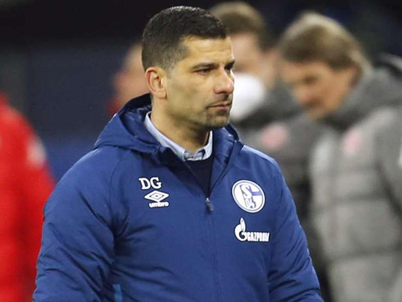 مدرب  نادي شالكه ديميتريوس جراموزيس