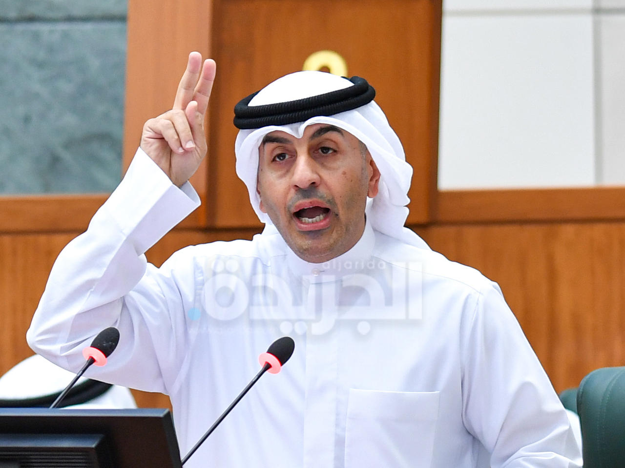 الوزير علي الموسى خلال الاستجواب