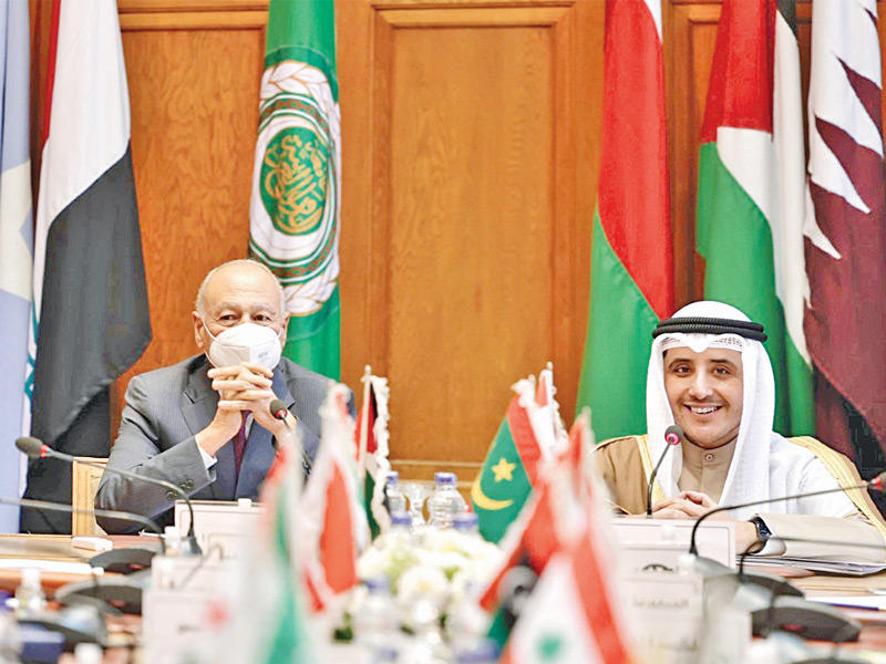 وزير الخارجية وزير الدولة لشؤون مجلس الوزراء أحمد الناصر مشاركاً بالاجتماع التشاوري لوزراء الخارجية العرب 