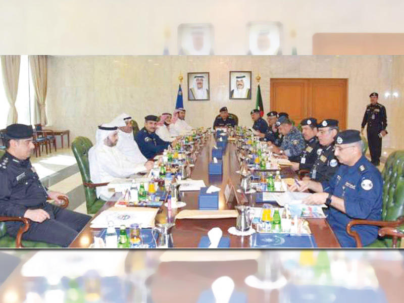 البرجس مترئساً الاجتماع اليوم