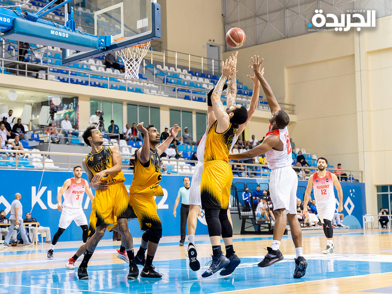 جانب من مباراة الكويت والقادسية