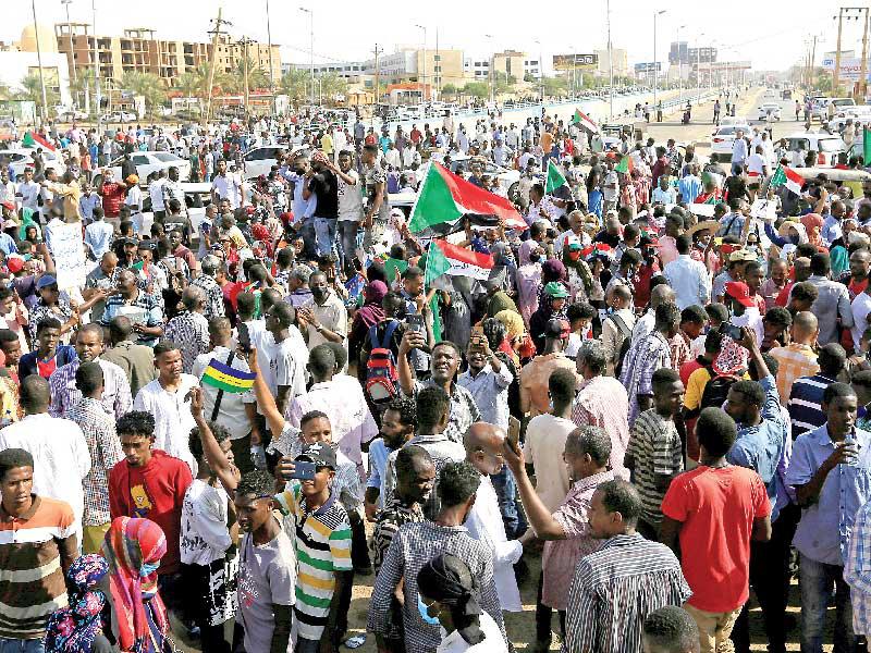 تظاهرات حاشدة لسودانيين ينددون بحكم العسكر
