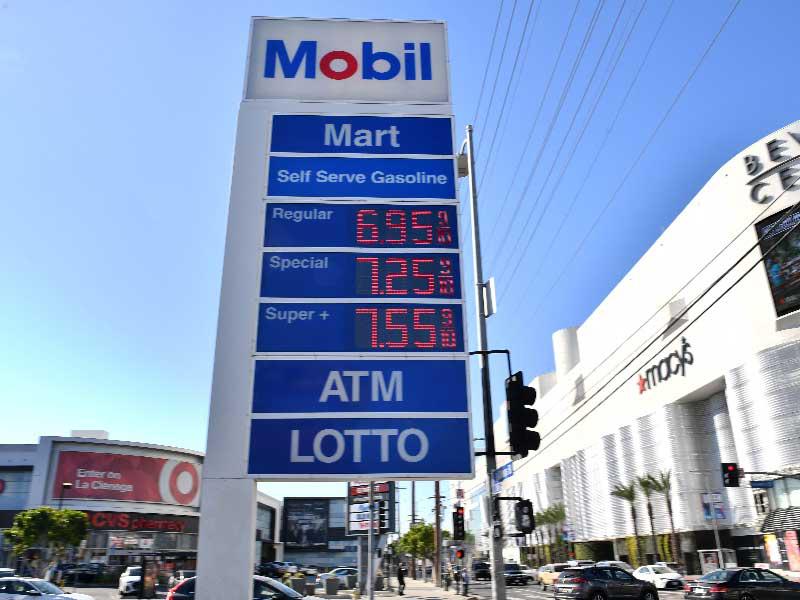  خفض ضريبة البنزين في الولايات المتحدة