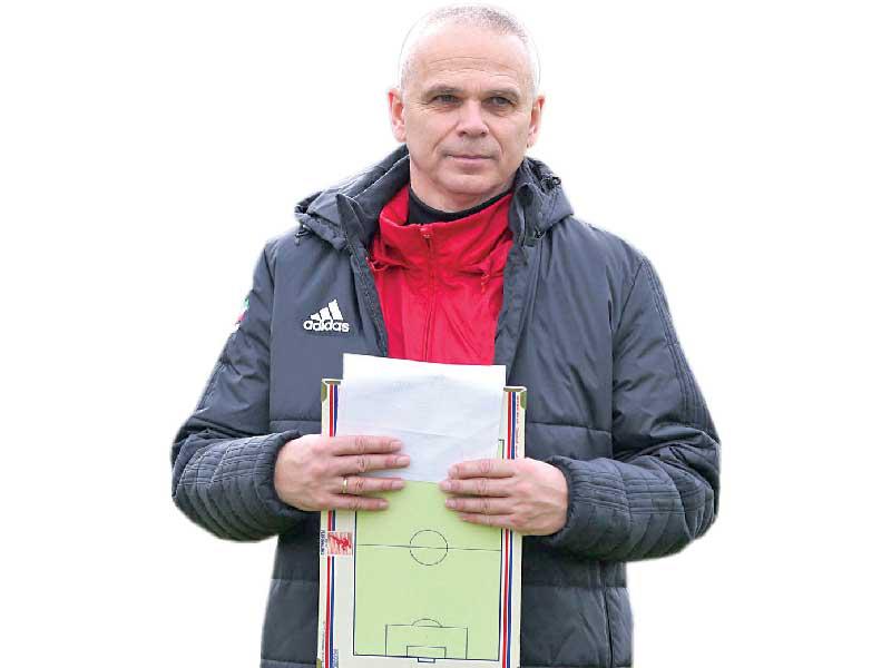 مدرب منتخبنا الوطني الأول لكرة القدم التشيكي لافيكا 