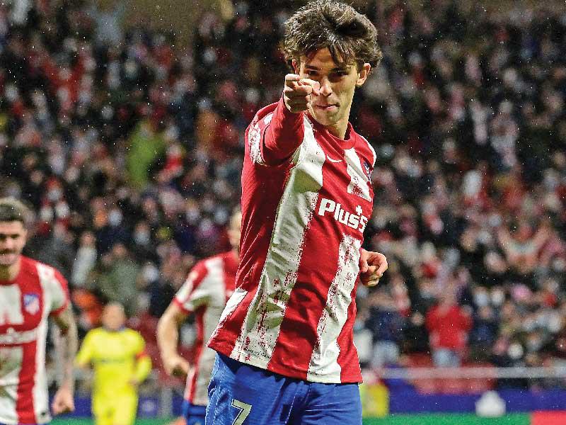 جواو فيليكس يحتفل بهدفه