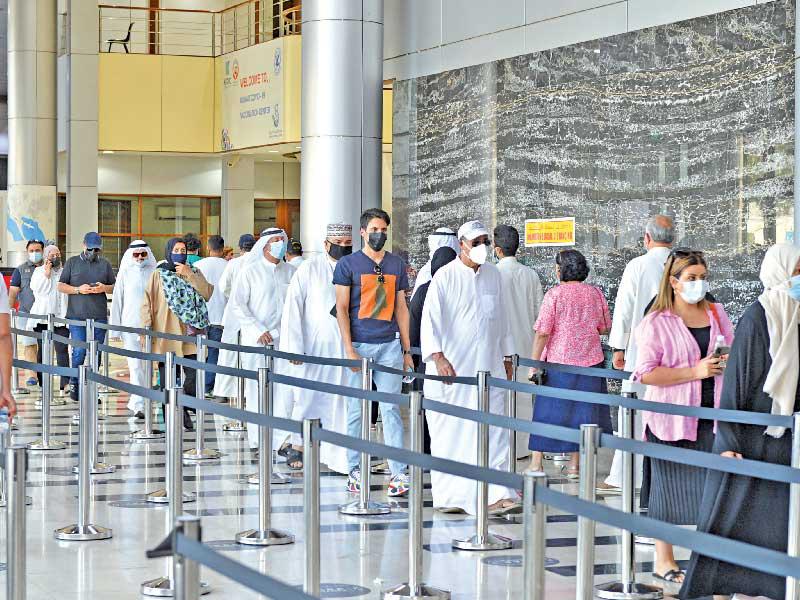 صورة أرشيفية لمتلقي التطعيمات