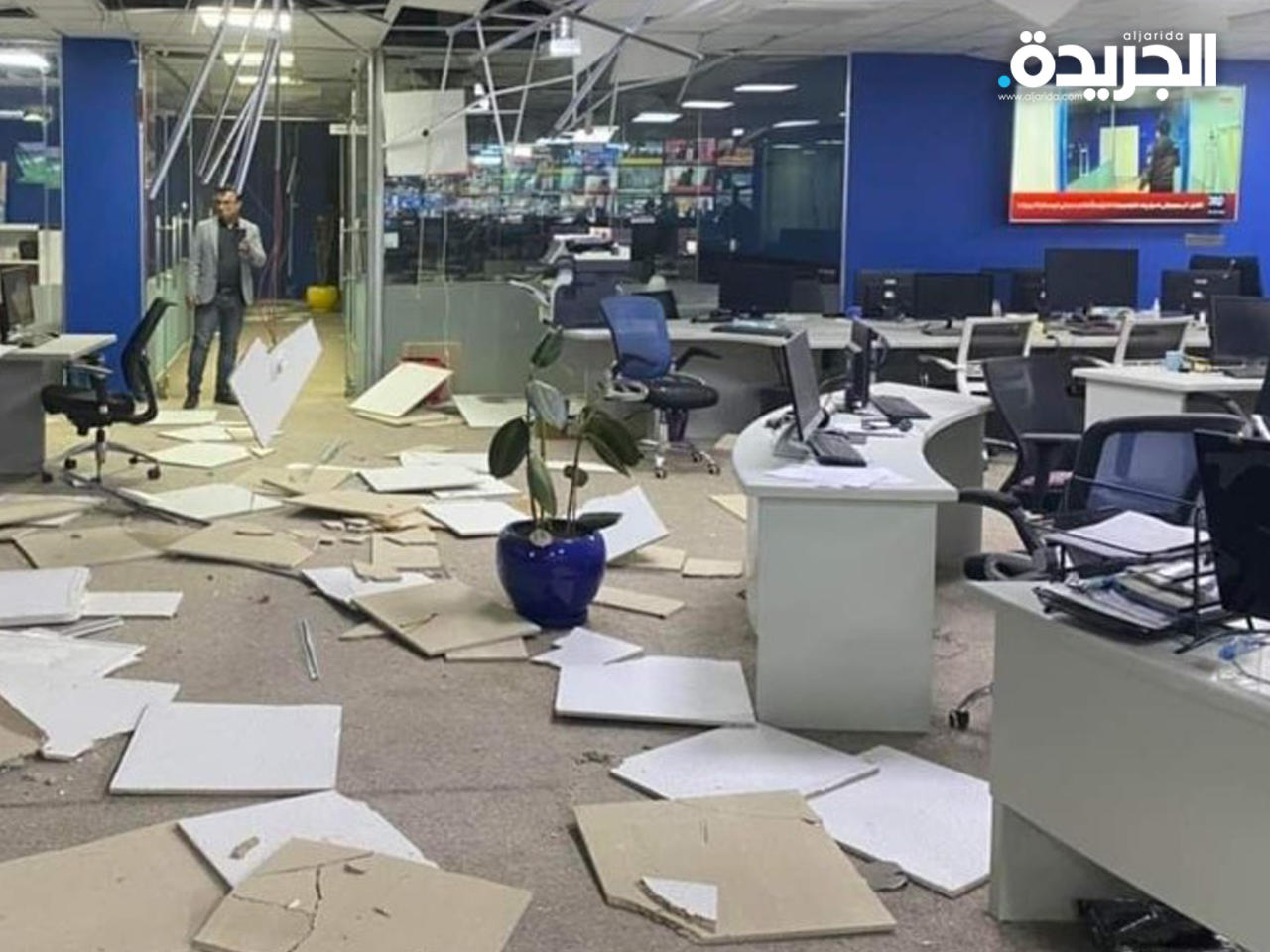 جانب من الأضرار الذي ألحقه الهجوم الصاروخي