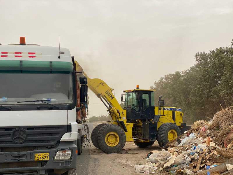 جانب من نقل النفايات