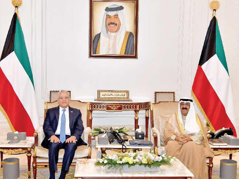 سمو ولي العهد الشيخ مشعل الأحمد مستقبلا المستشار د. حنفي جبالي اليوم