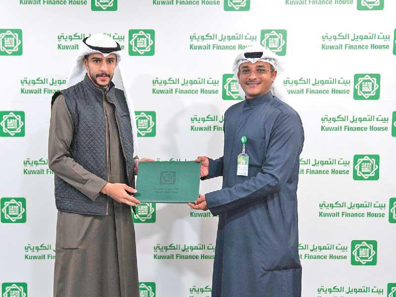 عبد العزيز الناجم وعبدالله الشيخان في توقيع الشراكة