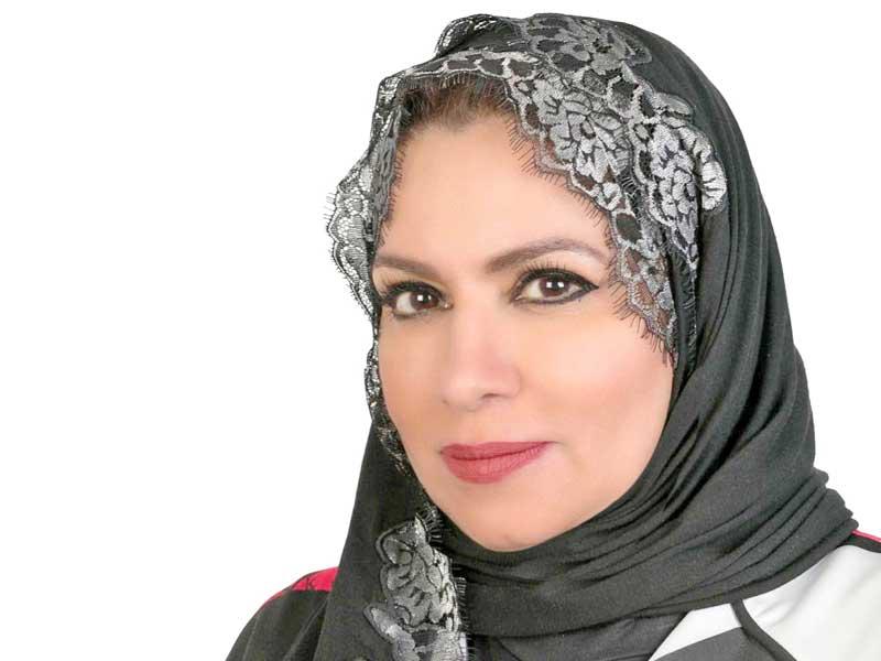 الفنانة التشكيلية ابتسام العصفور