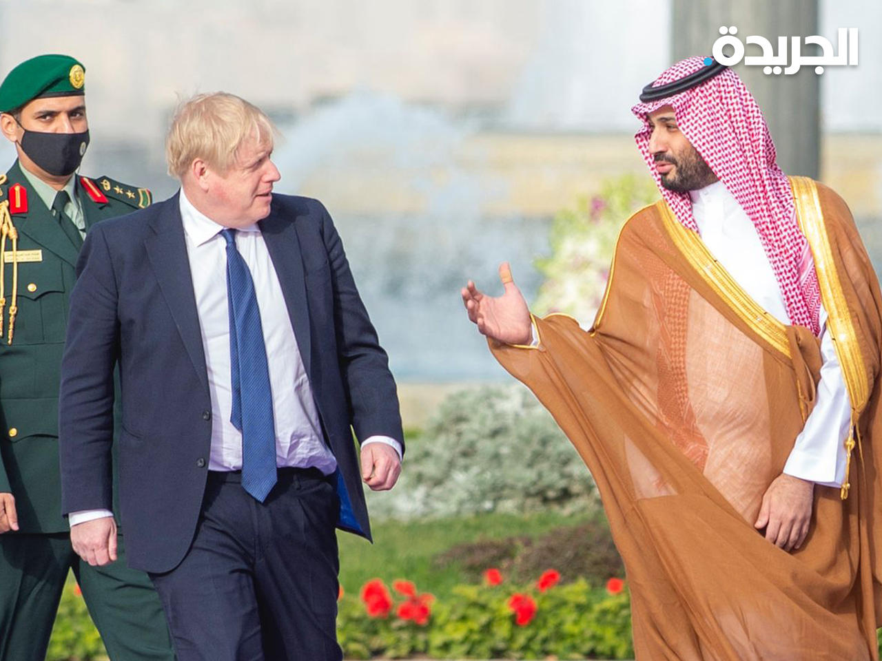 ولي العهد السعودي مستقبلا رئيس الوزراء البريطاني