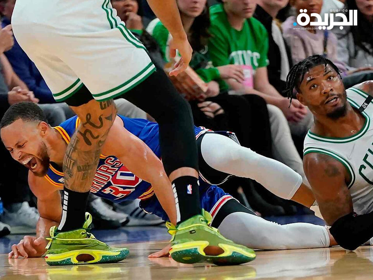 ستيفين كاري يتعرض لإصابة قوية في الـNBA