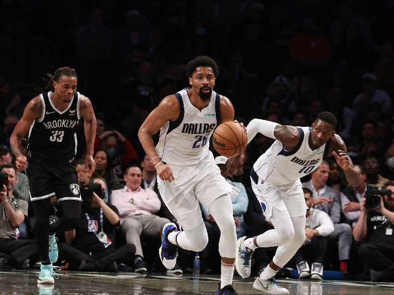 دالاس يفرمل انتصارات بروكلين