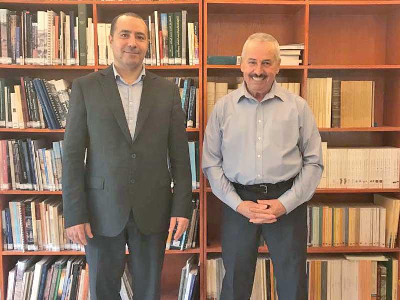 مكرم عباس مع الزميل حمزة عليان