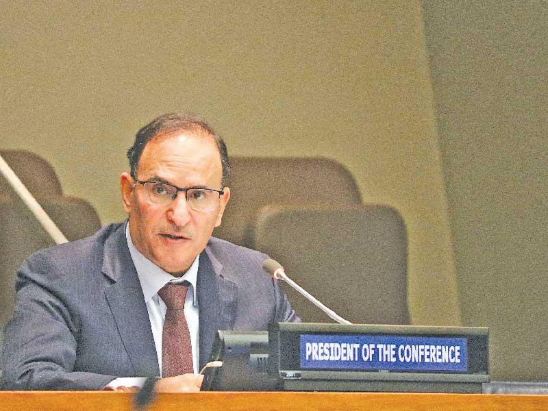 مندوب الكويت الدائم لدى الأمم المتحدة السفير منصور العتيبي 