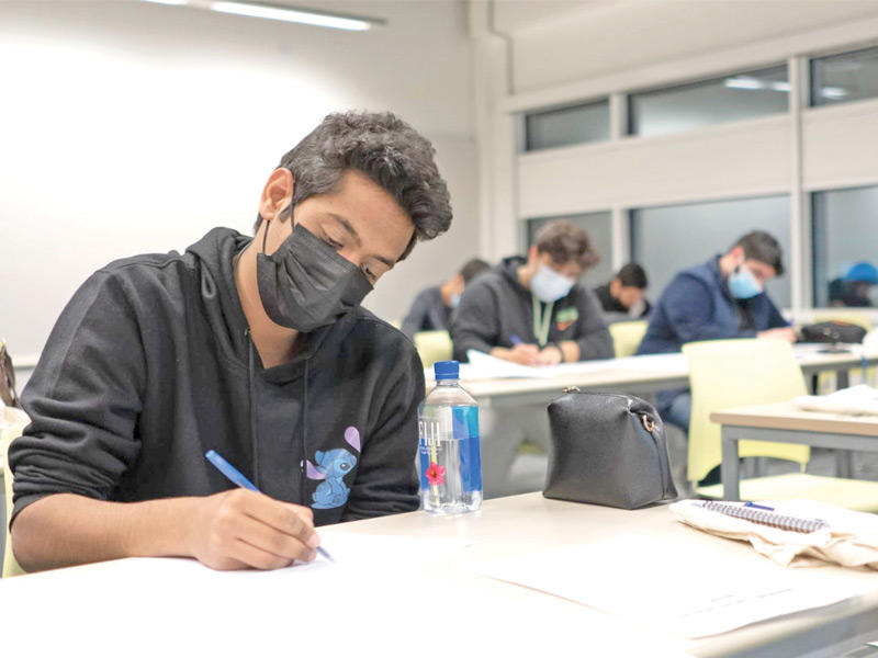 جانب من الطلبة المشاركين في ورش العملn