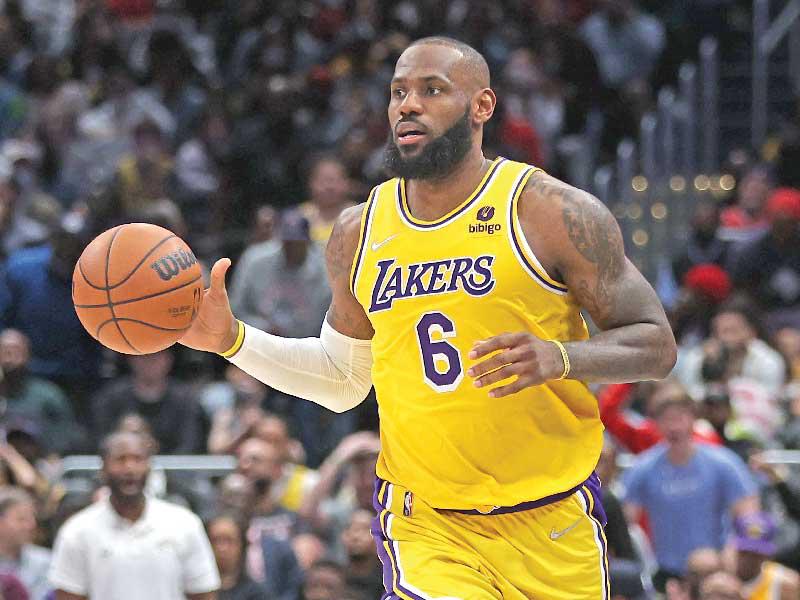 ليبرون جيمس 