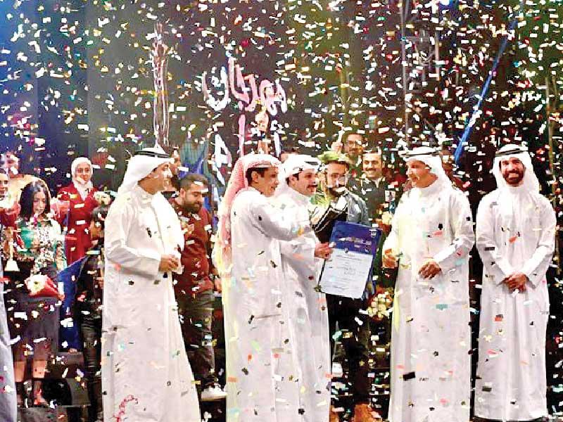 الشاهين والسبيعي والمزعل خلال تكريم فريق «أناركيا»