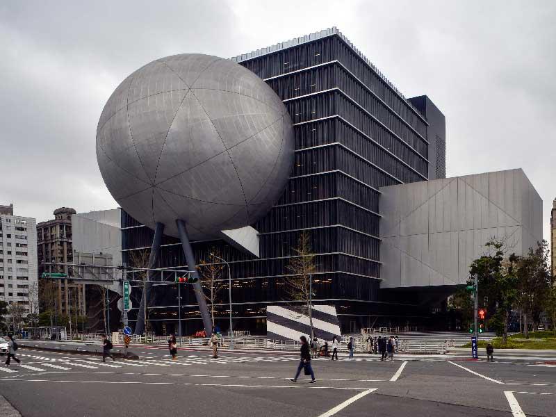 مسرح الفنون الأدائية الجديد في العاصمة التايوانية تايبيه  (أ ف ب)