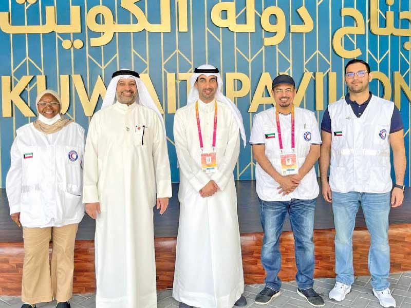 وفد الهلال الأحمر في المعرض