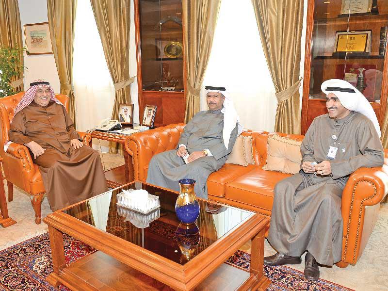  رئيس مجلس إدارة غرفة تجارة وصناعة الكويت محمد جاسم الصقر مستقبلاً  رئيس مجلس إدارة شركة ضمان مطلق الصانع