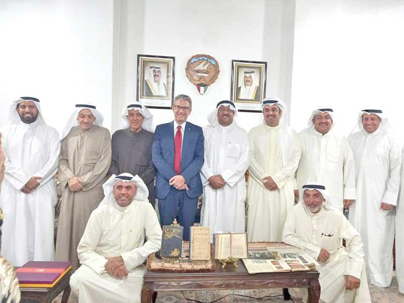 بالدوتشي وأشكناني وأعضاء الجمعية الكويتية للتراث