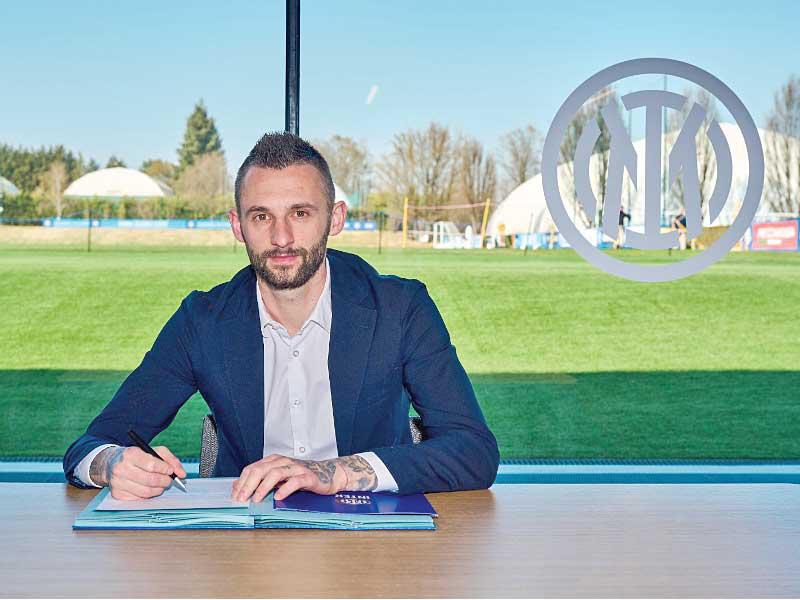 لاعب الوسط الدولي الكرواتي مارسيلو بروزوفيتش