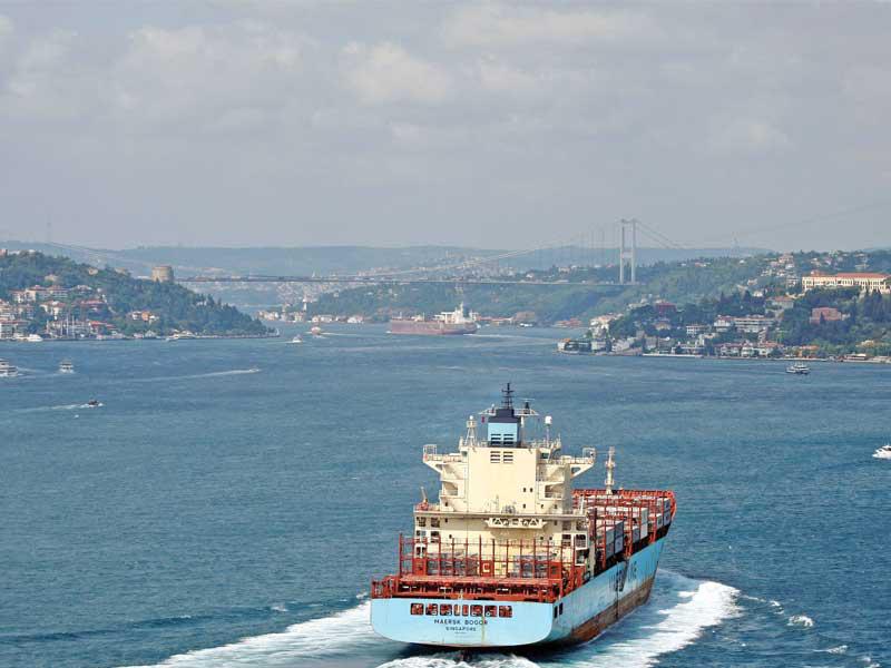 اغلاق مضيق البوسفور من قبل السلطات التركية