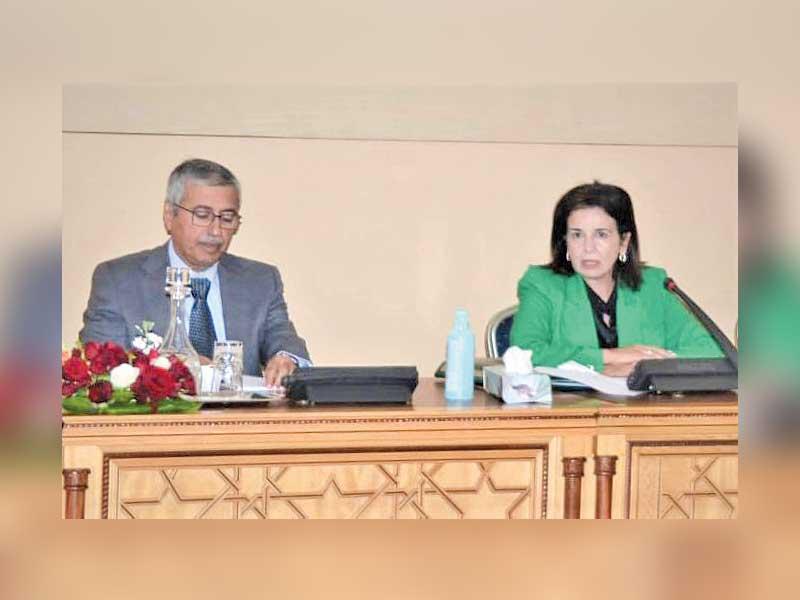 العيسى ونظيرته المغربية خلال الندوة