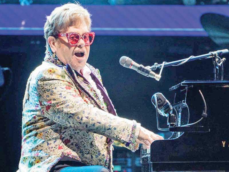 نجم البوب إلتون جون