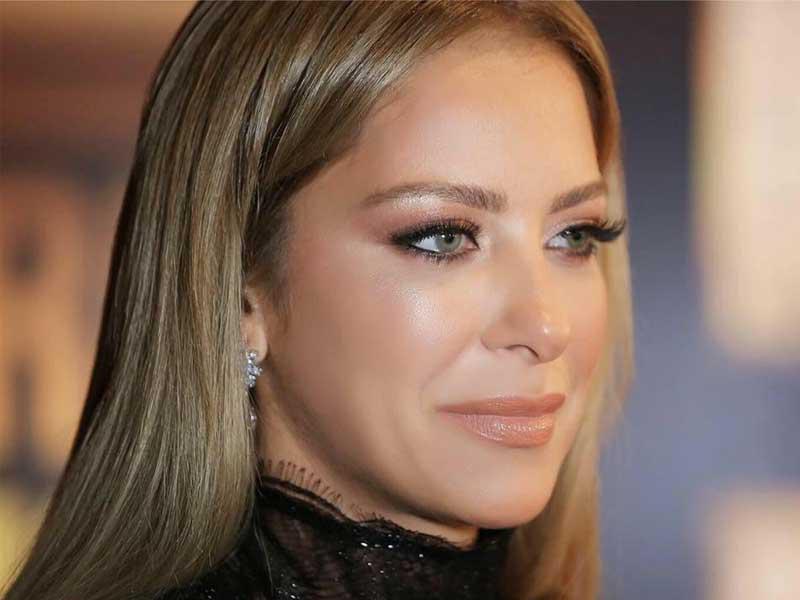 الفنانة ريم مصطفى