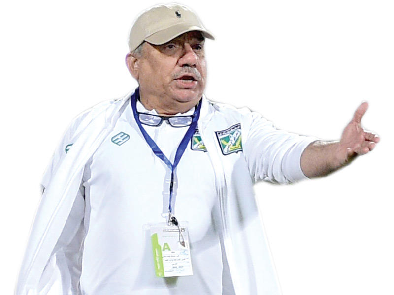  مدير الكرة بالنادي العربي، علي مندني