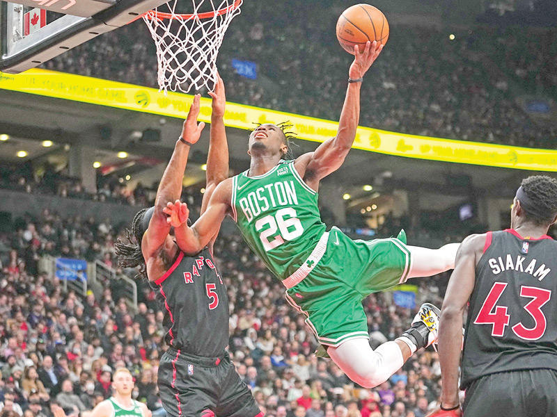 جانب من مباراة رابتورز وسلتيكس