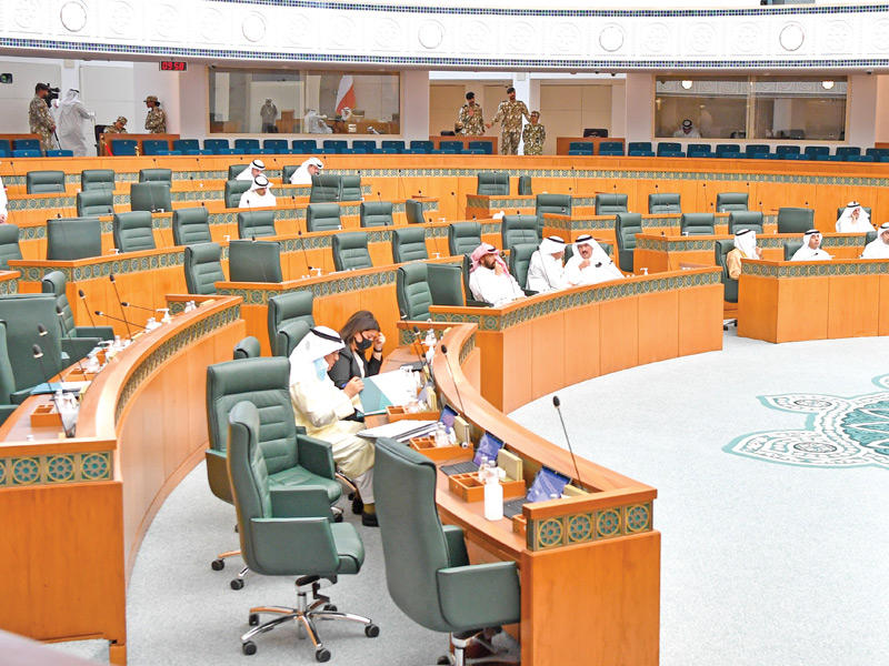 جانب من جلسة    (تصوير عبدالله الخلف)