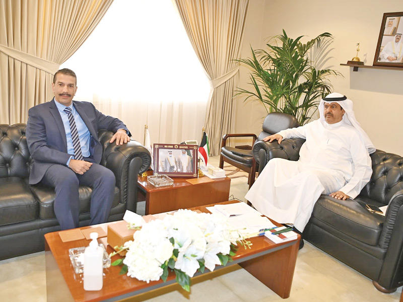 محافظ حولي مستقبلا سفير قبرص اليومn