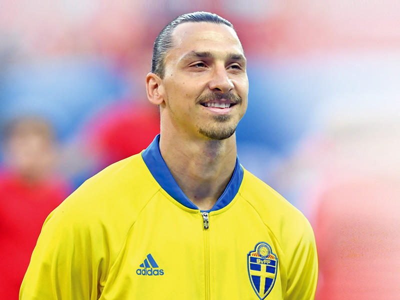 المهاجم المخضرم السويدي زلاتان إبراهيموفيتش
