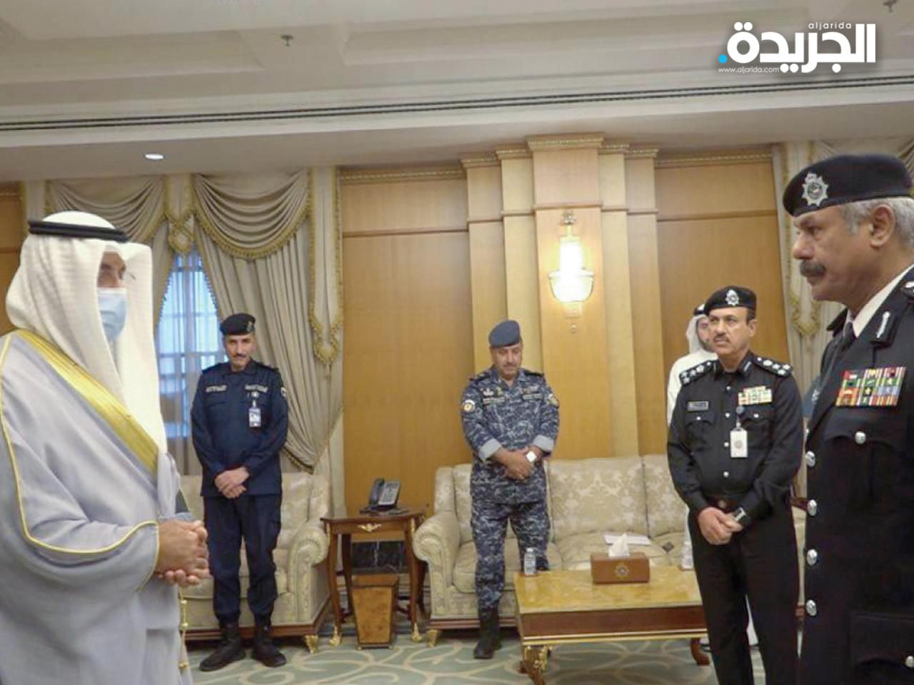 وزير الداخلية يقلد اللواء الشيخ سالم النواف رتبة فريق