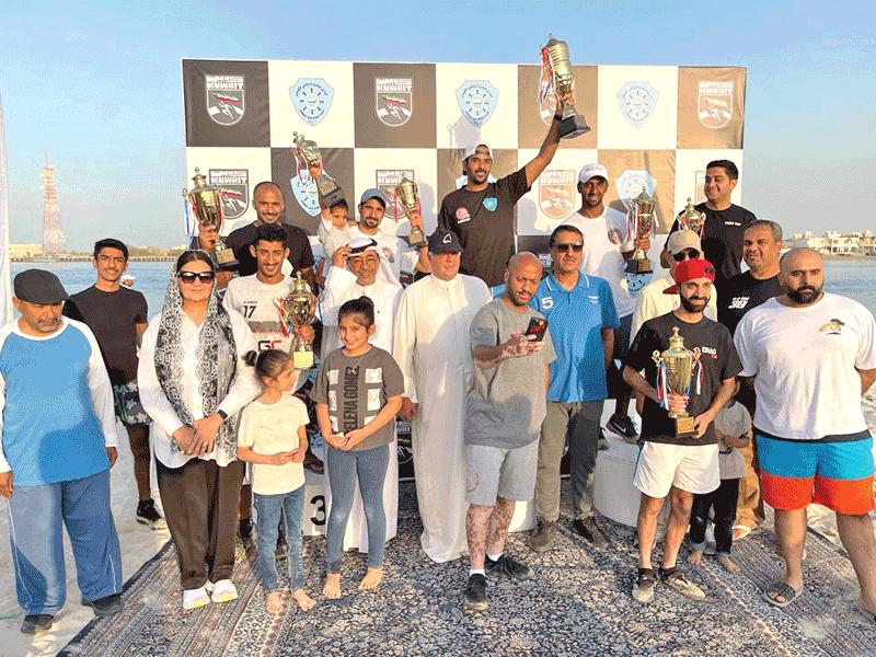 الفودري يتوسط الفائزين في السباق 