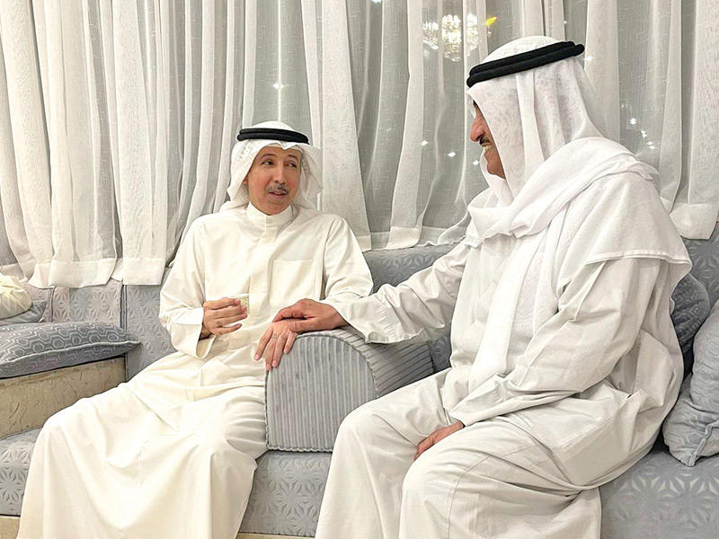 النائب مهلهل المضف مستقبلاً مسلم البراك بديوانه أمس