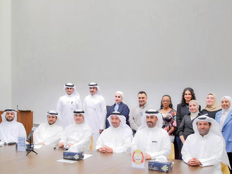 الأسرة الأكاديمية والطلبة 