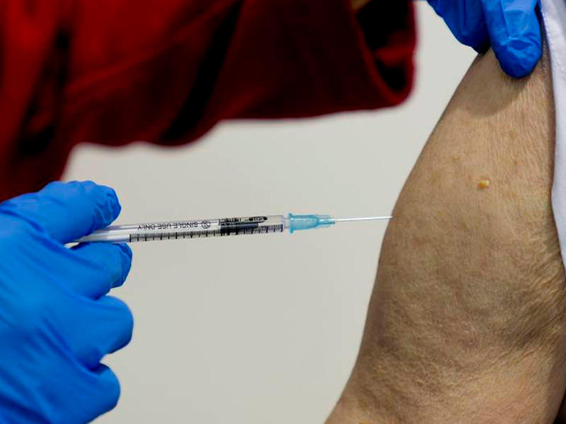 رجل في ألمانيا طُعِّم ضد «كورونا» 90 مرة