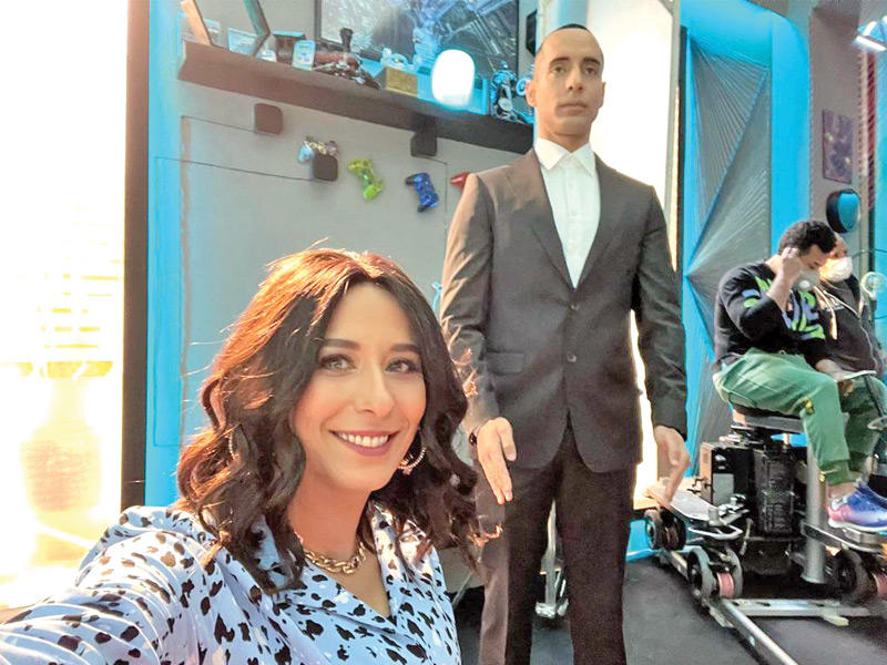 من مسلسل «في بيتنا روبوت»