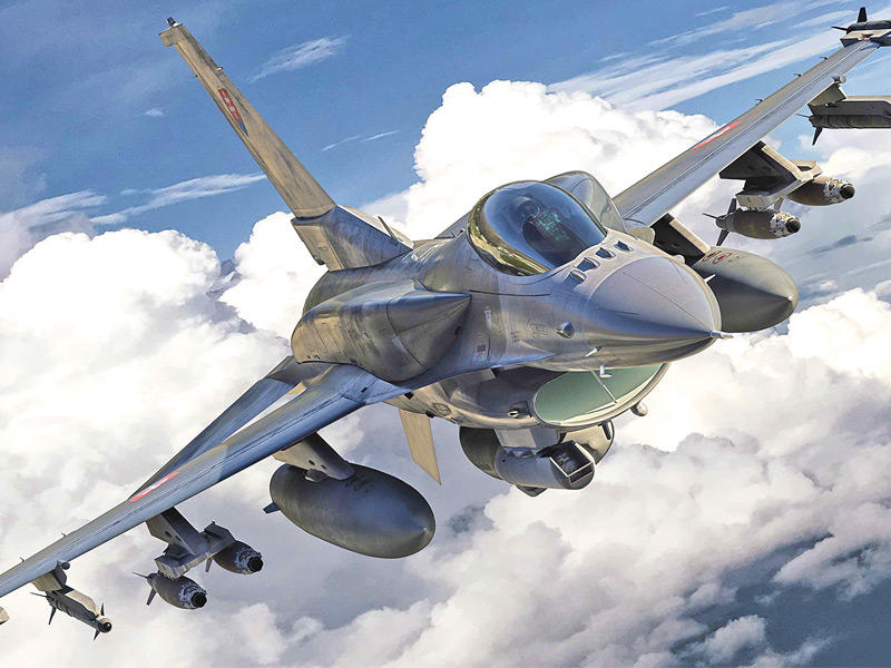 طائرات مقاتلة من طراز F16