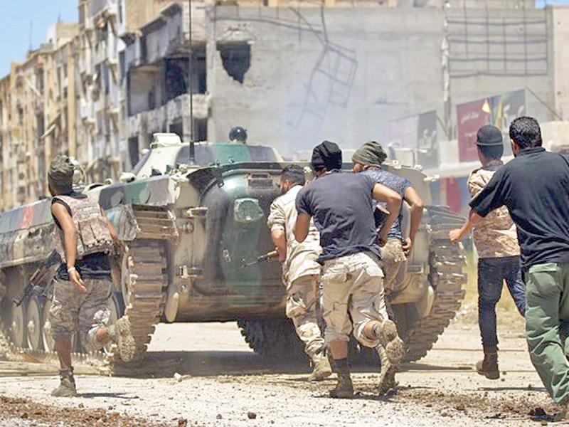 اشتباك مسلح بين قوة حفظ ودعم الاستقرار التابعة للمجلس الرئاسي وقوة النواصي التابعة لوزارة الداخلية في وسط العاصمة الليبية طرابلس